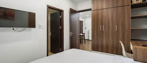 Deluxe Room | Desk, laptop workspace, free WiFi, bed sheets