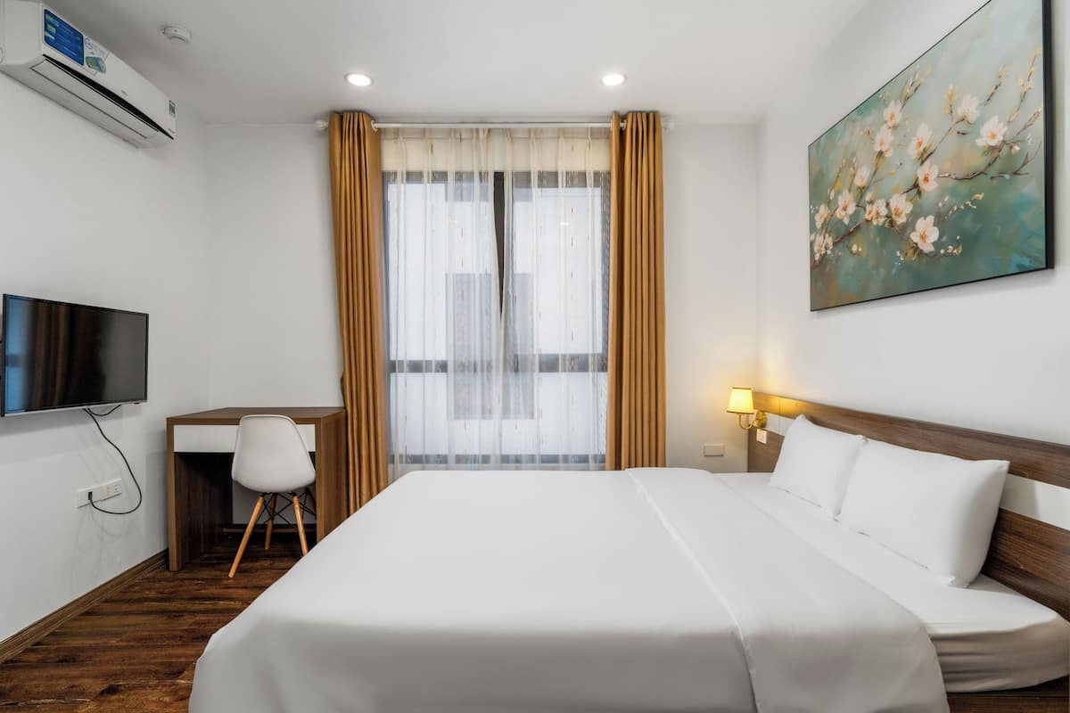 Grand-huone | Työpöytä, kannettavalle tietokoneelle sopiva työtila, ilmainen Wi-Fi