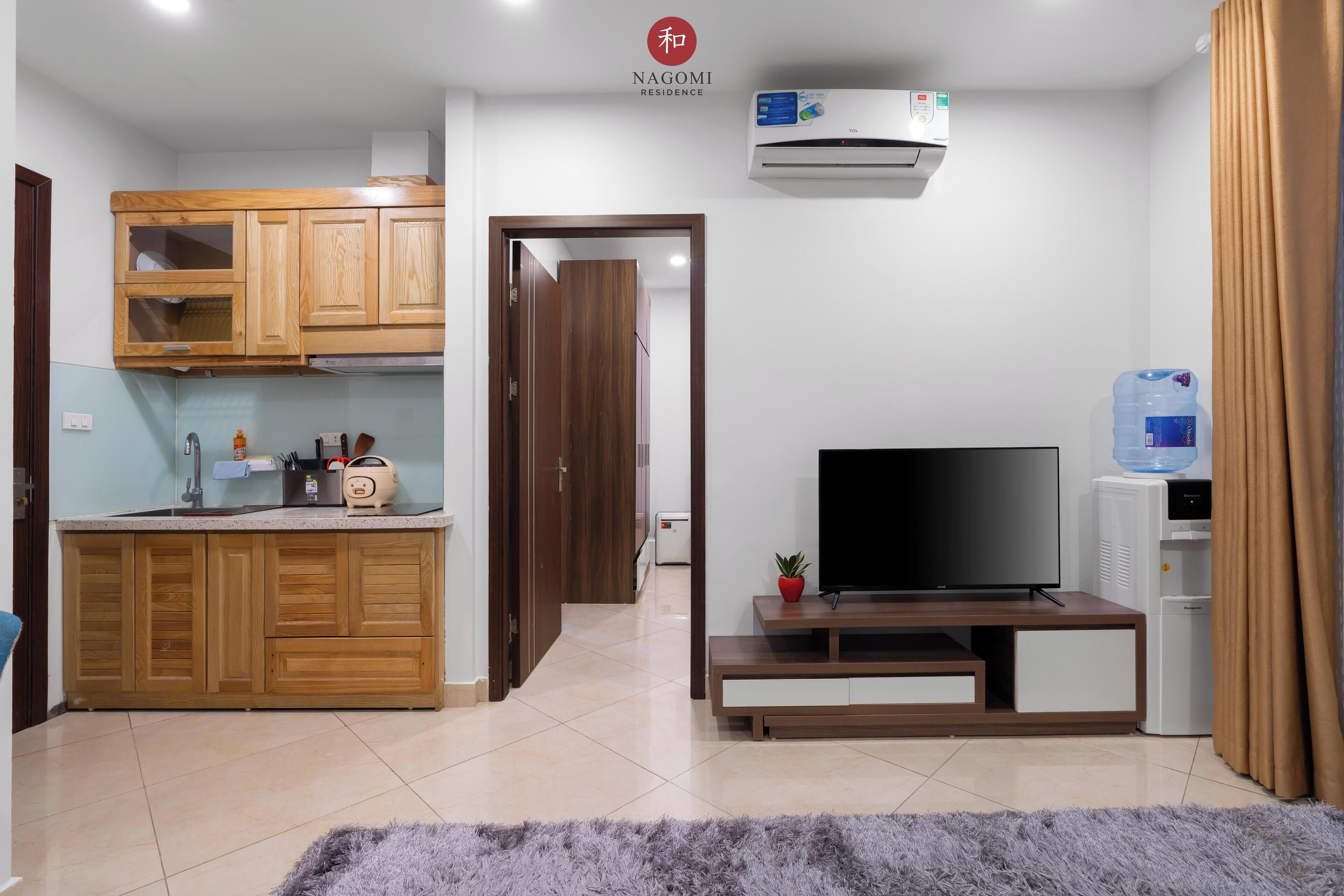 Deluxe Double Room, City View | Desk, laptop workspace, free WiFi, bed sheets