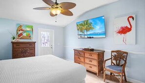 3 bedrooms, free WiFi, bed sheets - AMI Sunset Beach House with Heated Pool! (Holmes Beach)