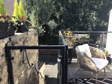 露台. 金银花小屋