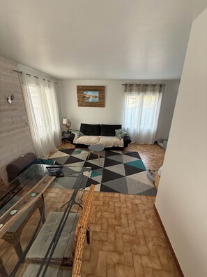 Living area - HOLIDAY HOME NEAR TOWN CENTER AND BEACH (le chateau d'oleron)