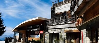 Cosy Apartment for 5 at the Foot of the Slopes with Mountain View