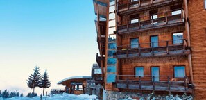 Exterior - Cosy Apartment for 5 at the Foot of the Slopes with Mountain View (Chamrousse)