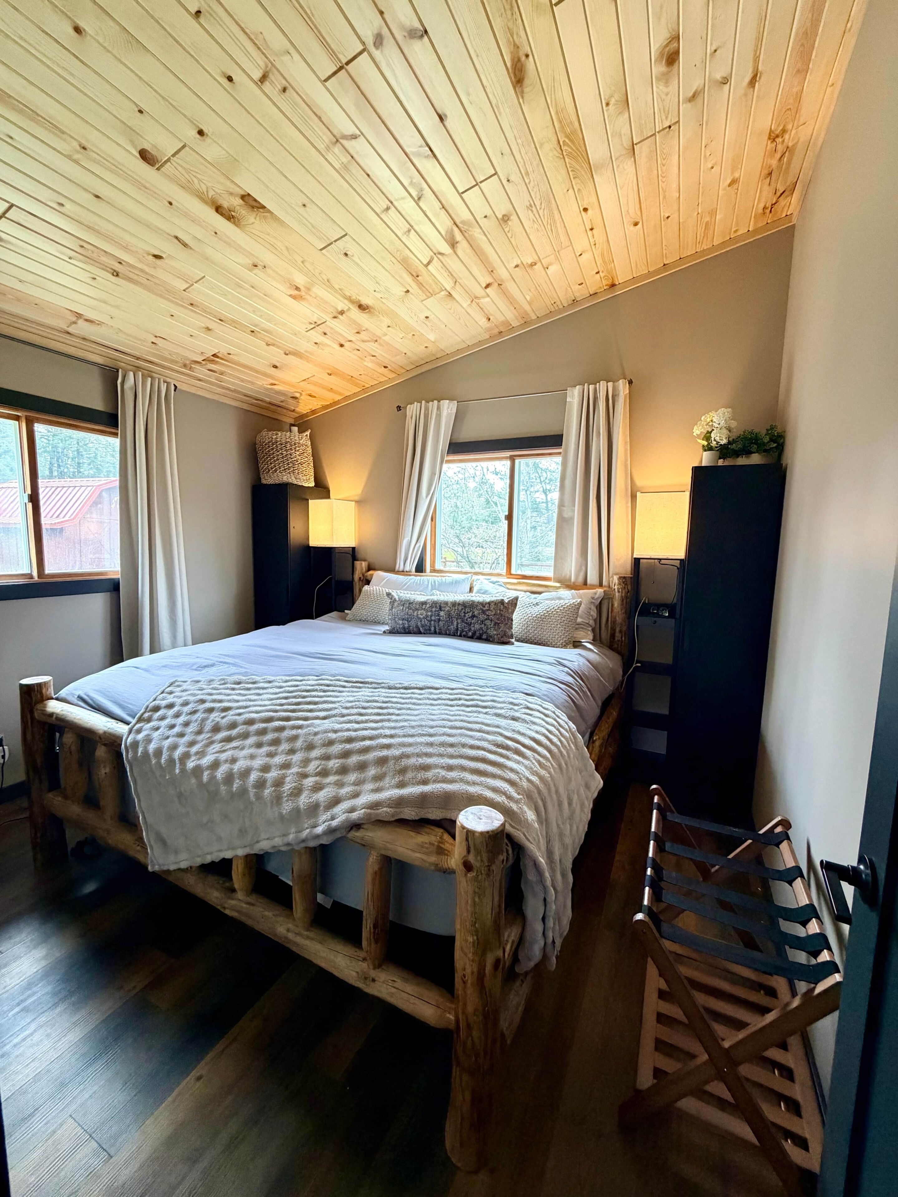 4 chambres, fer et planche à repasser, Wi-Fi, draps fournis