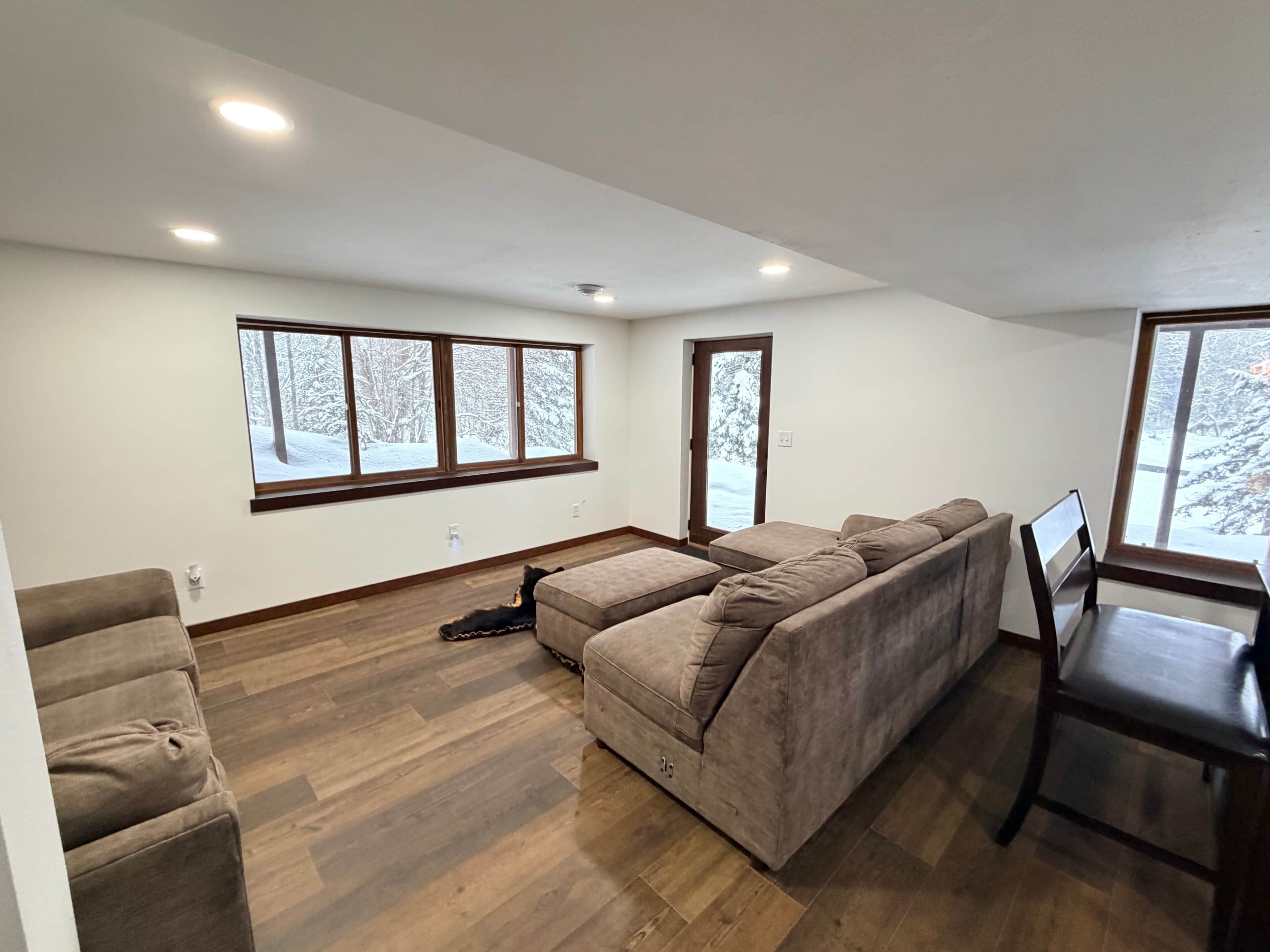 TV, fireplace, DVD player, stereo