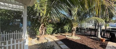 House, Multiple Beds (Beautiful Life on Madison) | Property grounds