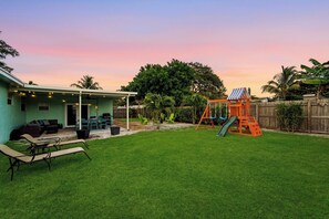 Children’s area - Family-Friendly WPB Retreat w/ Yard & Fire Pit (West Palm Beach)