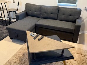 Living area - Breakfast included/dartboard (Carlsbad)