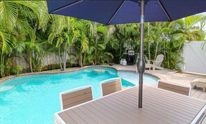 Outdoor dining - Amazing Ground Level Beach House w/ Heated Pool (Holmes Beach)