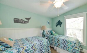 WiFi, bed sheets - Coconut cottage Unit 1! (Holmes Beach)