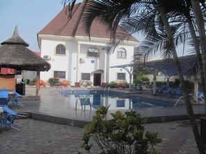 Pool - Pauliham Hotel and Suites (Abuja)