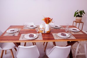 Dining - House complete with kitchen, rooftop, billiard table, bath & jacuzzi (Tananarive)