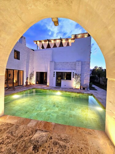 Masseria Gemini, a XVIII century luxury retreat with home theater & fitness area