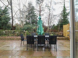 Outdoor dining - Oakwood Mews (Matlock)