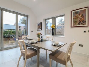 Dining - Oakwood Mews (Matlock)