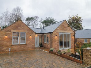 Exterior detail - Oakwood Mews (Matlock)