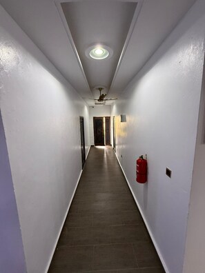 Interior - Spacious 6-bedroom lodge in amazing Dumasua with AC and gym (Dumasua)