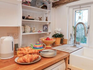 Dining - The Hare and Bumblebee Cottage (Diss)