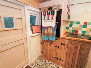 Interior - The Hare and Bumblebee Cottage (Diss)