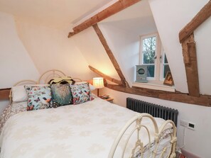 4 habitaciones, decoración personalizada y muebles diferentes 