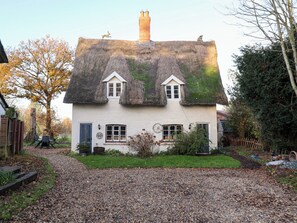 Exterior - The Hare and Bumblebee Cottage (Diss)