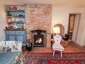 Interior - The Hare and Bumblebee Cottage (Diss)