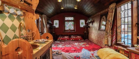 1 makuuhuone, yksilöllisesti sisustettu, yksilöllisesti kalustettu