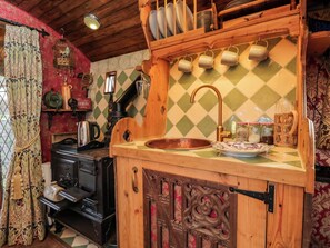 Cookware/dishes/utensils - The Gypsy Caravan (Marlborough)