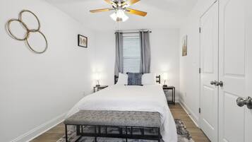 3 bedrooms, iron/ironing board, WiFi, bed sheets