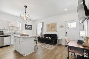 Interior - Lovely 3-bedroom apartment near French Quarter in vibrant New Orleans (New Orleans)