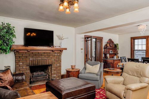 Waterfront Home - Relaxing Fox River Escape