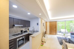 Fridge, microwave, stovetop, toaster - Departamento moderno y chic en Polanco (Mexico City)
