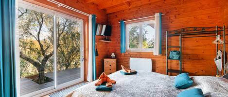 Fer et planche à repasser, Wi-Fi gratuit, draps fournis