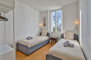 Iron/ironing board, free WiFi, bed sheets - La Villa Louise - Centre de Royan, proche plages (Royan)
