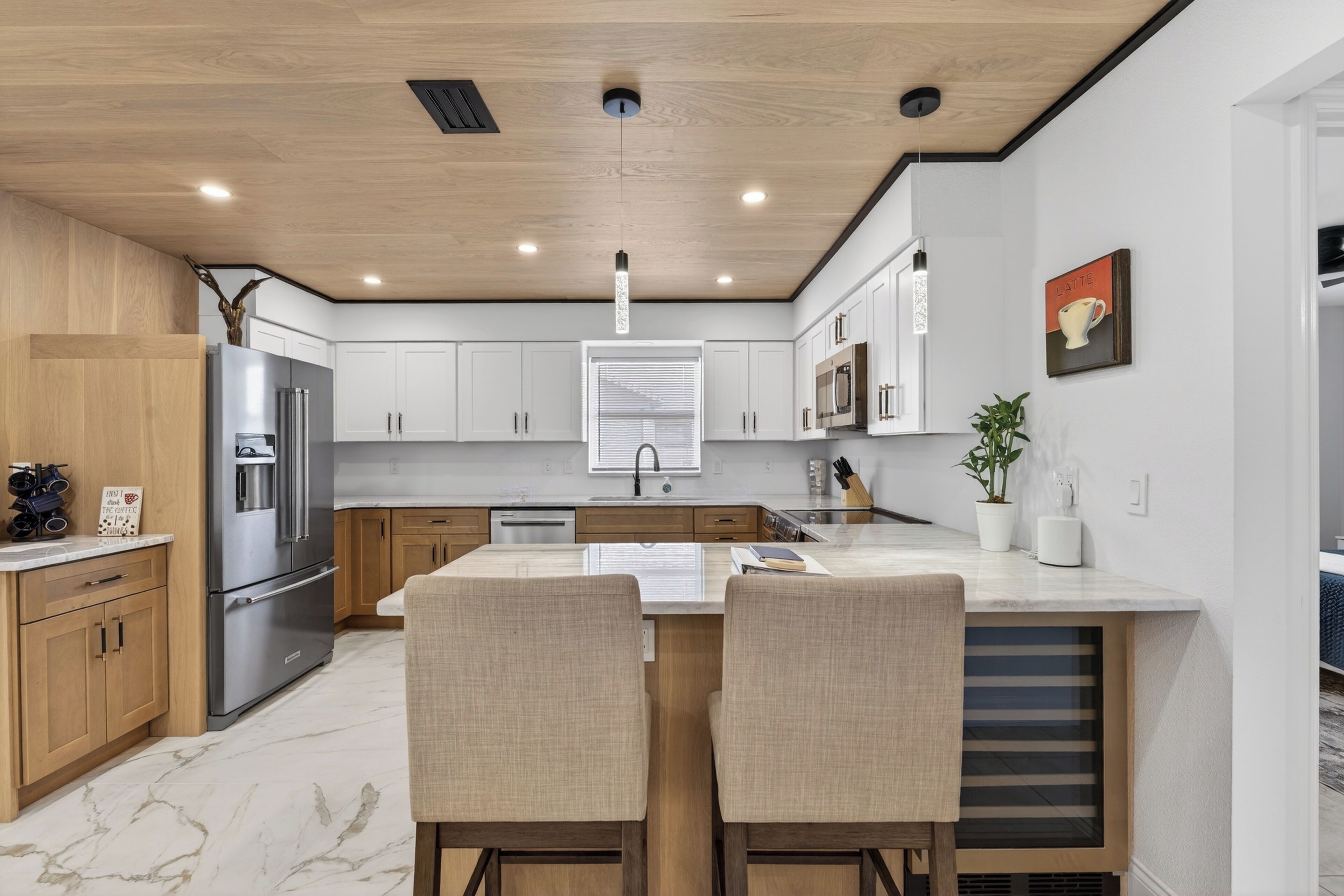 冰箱、微波炉、烤箱、炉灶