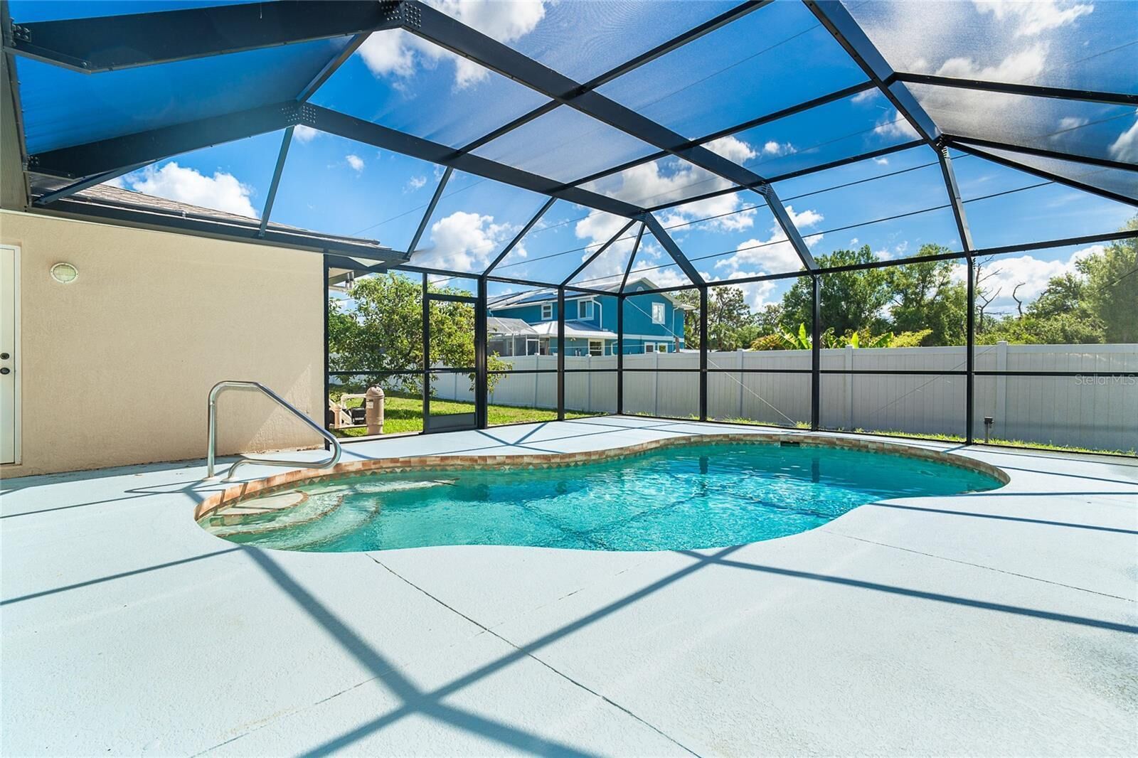 屋内プール、屋外プール