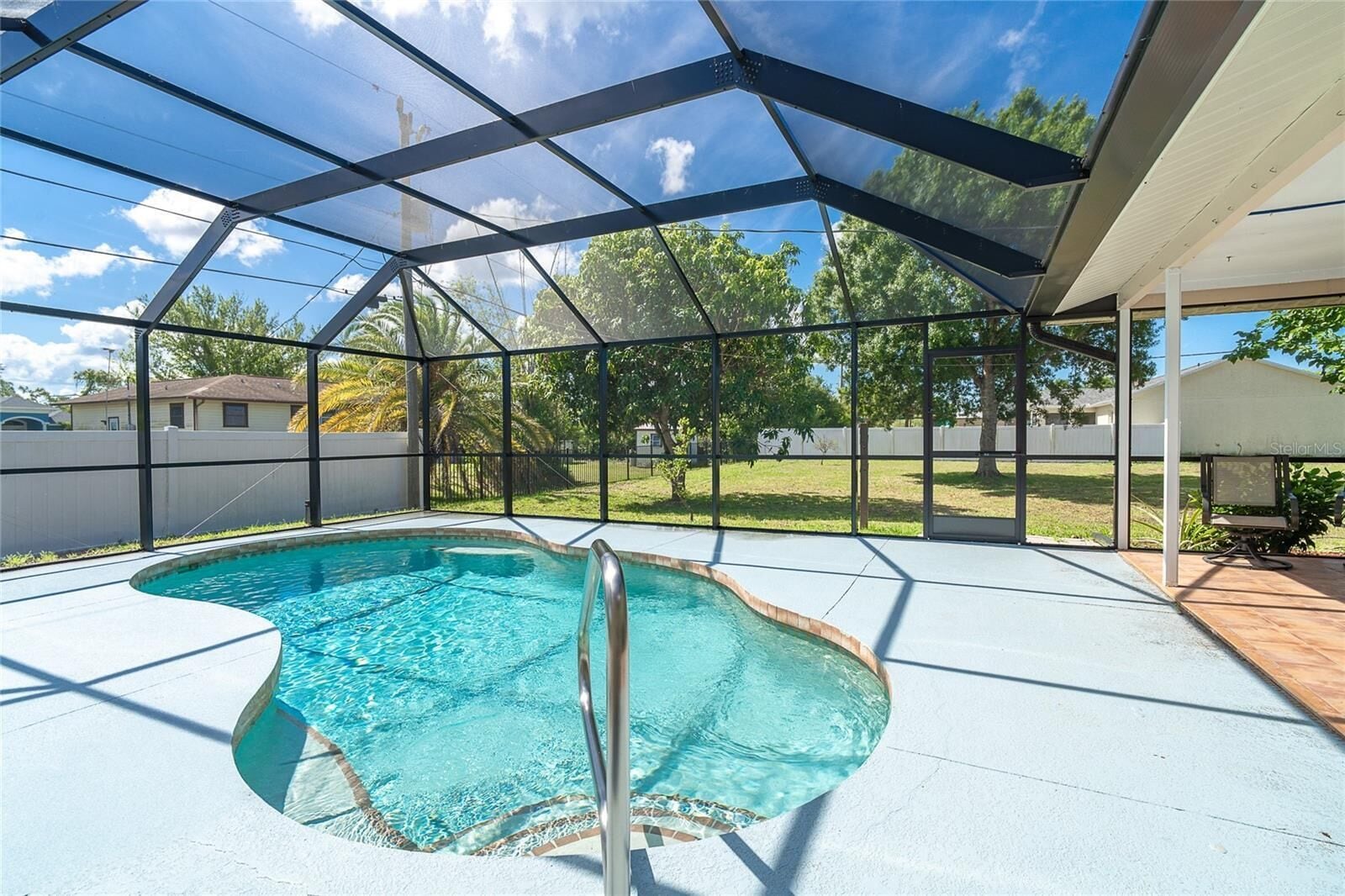 Innenpool, Außenpool