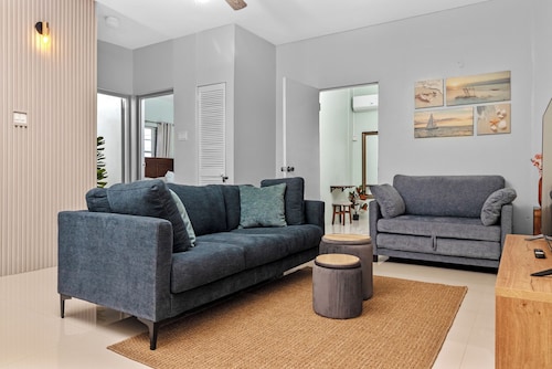 3rd Floor Condo Tower Isle 24hr Security