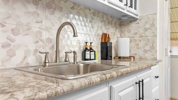 Room | Private kitchen | Full-size fridge, coffee/tea maker, toaster, blender