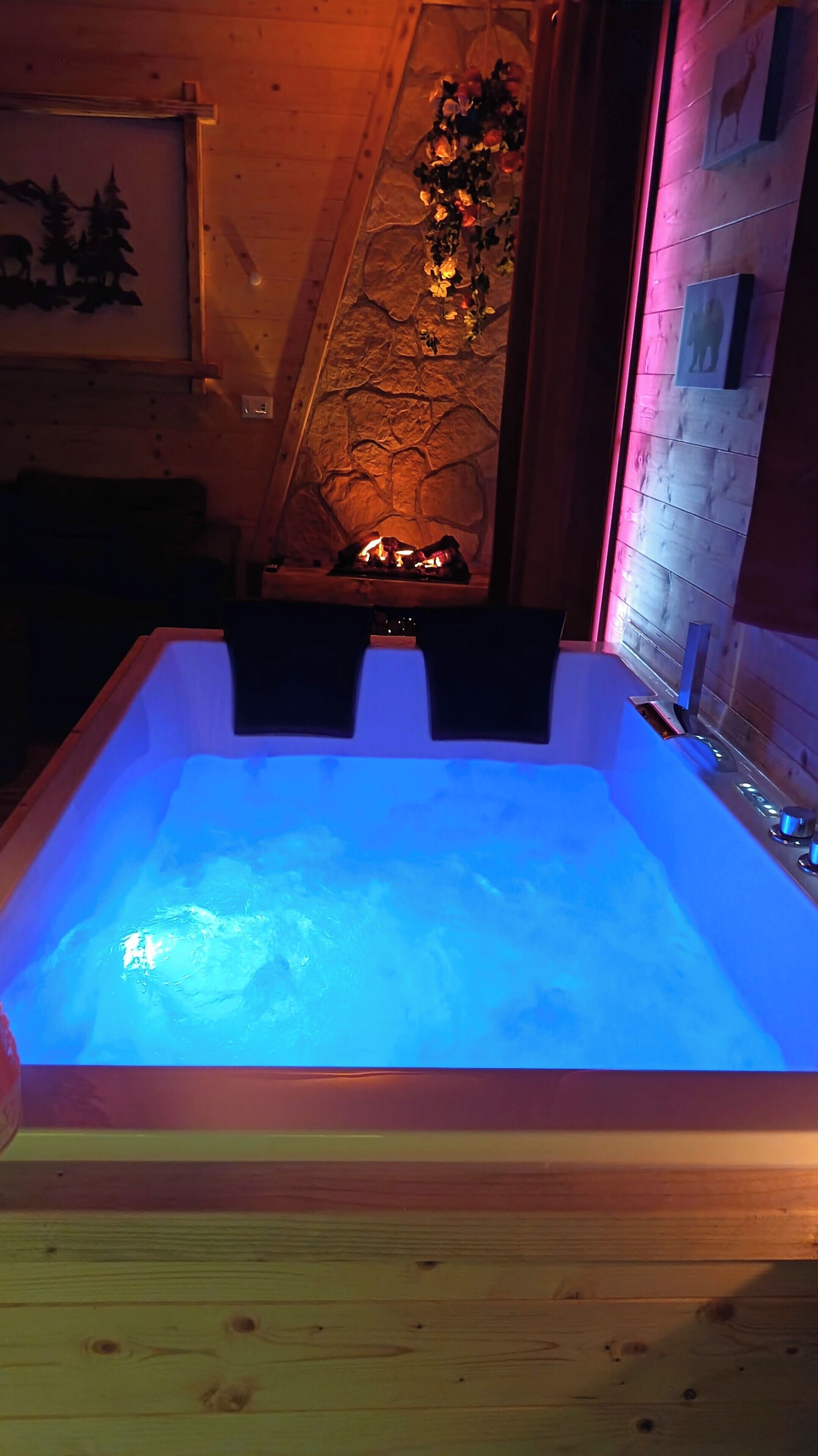 Indoor spa tub