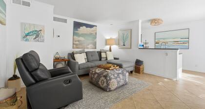 NEW! Private Cozy Escape, Walk to Beach, Comm Pool
