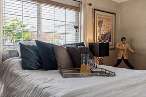 Iron/ironing board, WiFi, bed sheets - Stylish Pool Oasis | Fire Pit + Frisbee Golf (La Quinta)