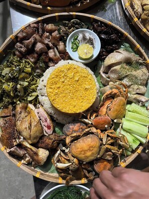 Food court - Thung Din Homestay (Nho Quan)