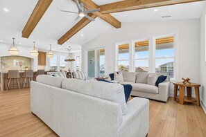TV, offices - Fairways & Waves | Ocean Isle Beach, NC (Ocean Isle Beach)