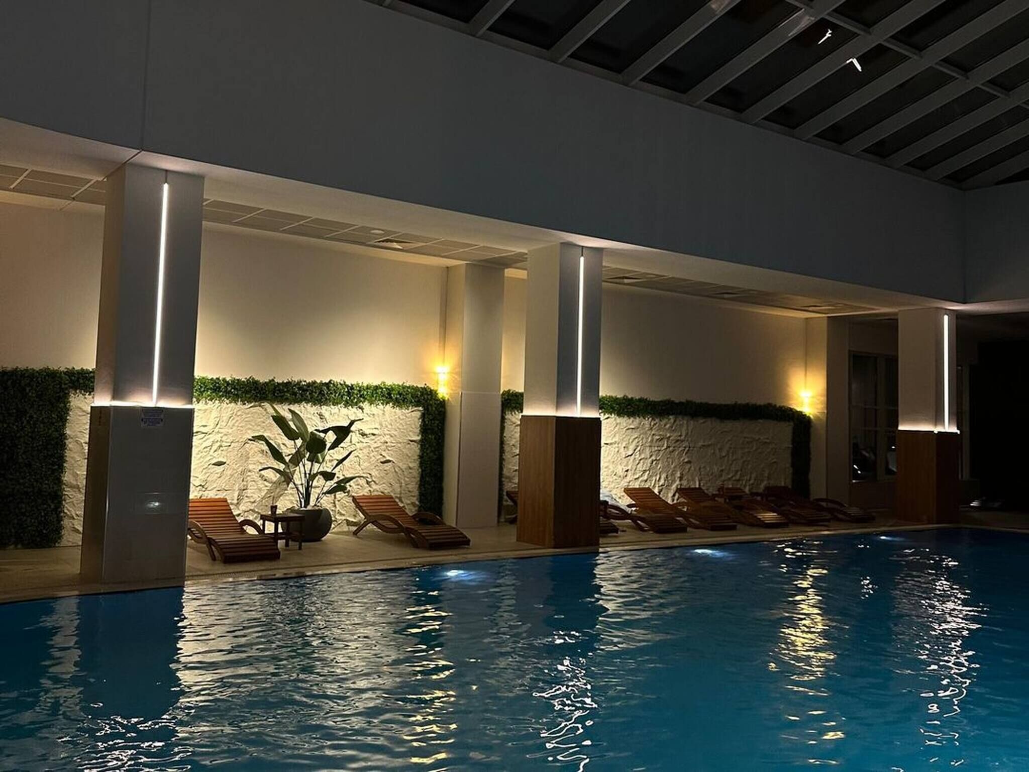 Căn hộ, 2 phòng ngủ, phù hợp cho người khuyết tật, quang cảnh thành phố | Hồ bơi | Hồ bơi trong nhà 