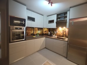 Apartemen, 2 kamar tidur, akses difabel, pemandangan kota | Interior