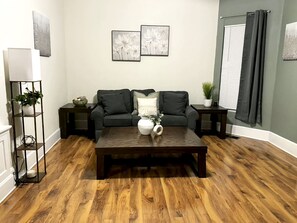 Apartment | 1 bedroom - Downtown 1BR Stay Walk to Cafes Parks (Indianapolis)