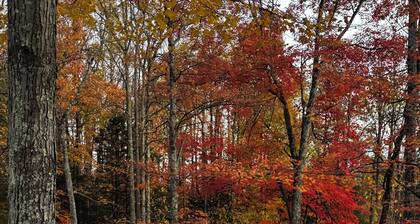 Breeze Hill Best Sunsets in the New River Gorge close to all activities and eats