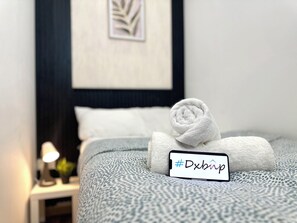 ห้องอีโคโนมีดับเบิล, ระเบียง, วิวเมือง | โต๊ะทำงาน, พื้นที่ทำงานแบบใช้แล็ปท็อป, เตารีด/โต๊ะรีดผ้า, Wi-Fi ฟรี